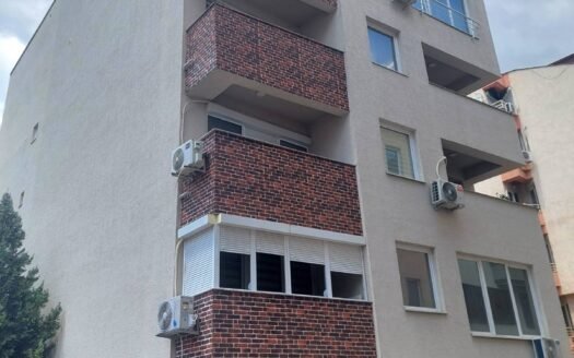 Се изнајмува деловен објект од 50 м²