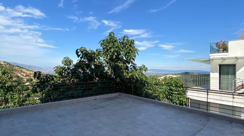 Се продава стан во Сопиште – 130 м²