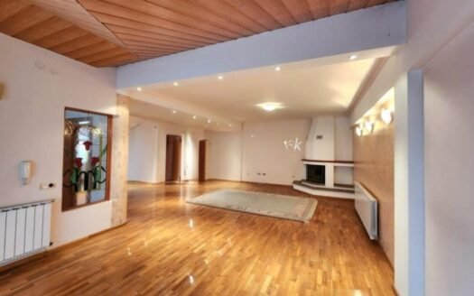 СЕ ПРОДАВА ЛУКСУЗНА КУЌА – КИСЕЛА ВОДА (РАМПА / ЦЕНТАР)